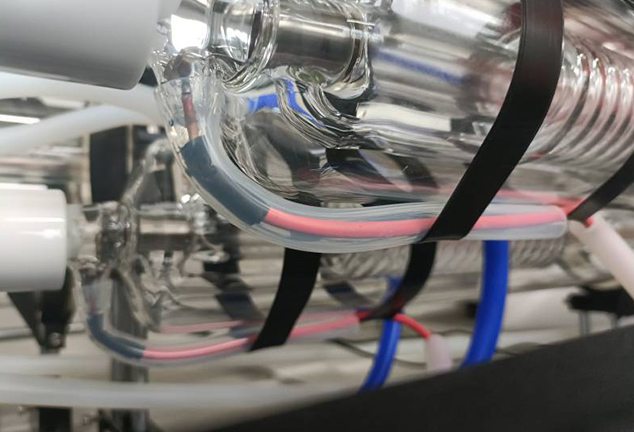 2-CO2激光管-双头激光切割机-咔咻激光.jpg