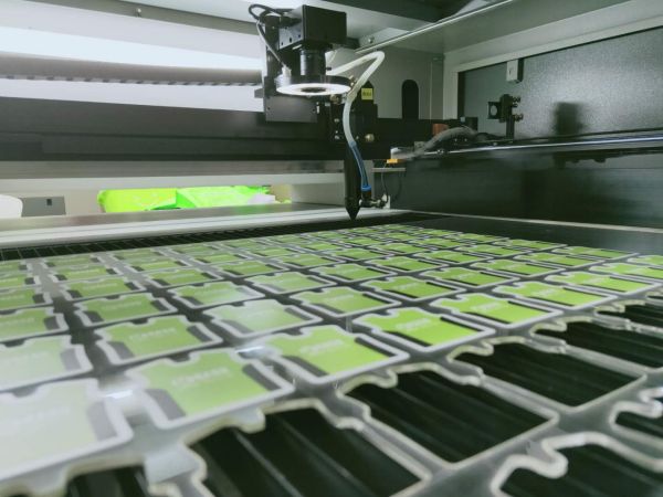 2-亚克力激光切割机-咔咻激光