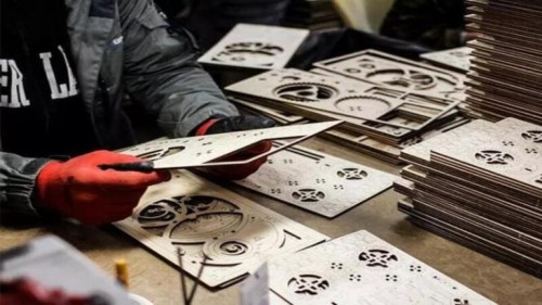 9工业激光切割胶合板.jpg 9工业激光切割胶合板.jpg