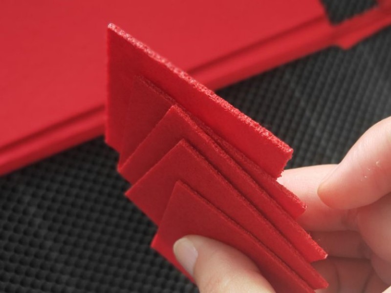 11激光切割多层无纺布